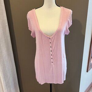 Soft Pink Low cut V-neck Soft & Sexy American Eagle Short Sleeve, Size Medium